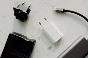 Cara Atasi Port Charger HP Longgar Biar Gak Rusak Permanen