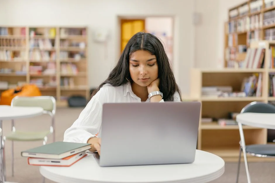 10 Laptop Terbaik di Bawah 7 Juta untuk Mahasiswa 2026